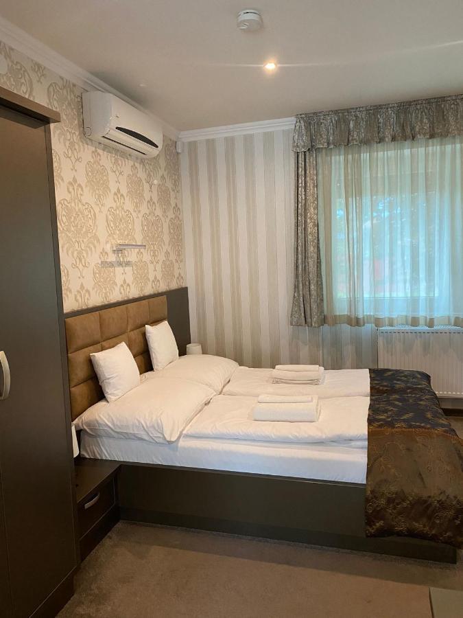 Blueline Motel Jászberény Esterno foto