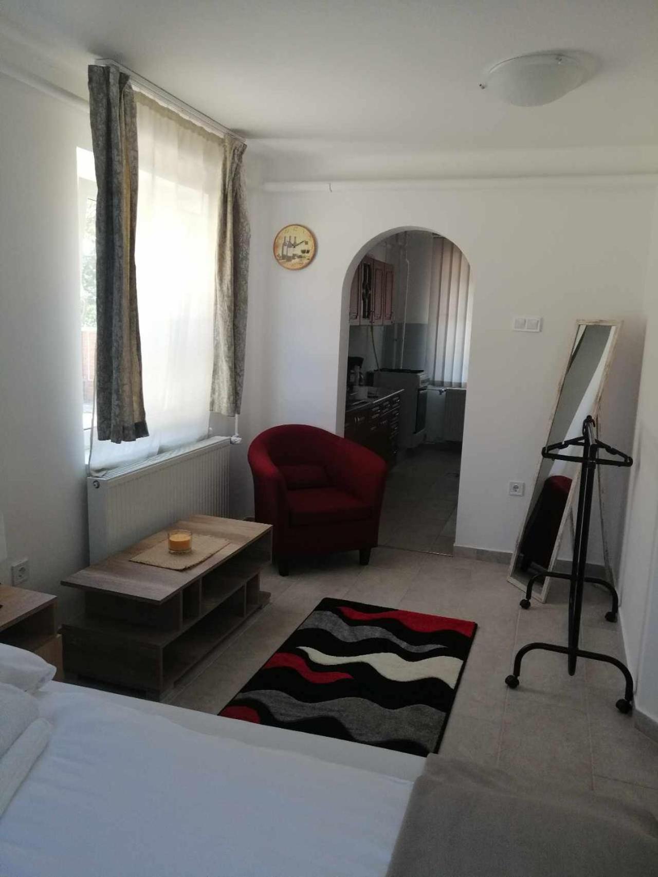 Blueline Motel Jászberény Esterno foto